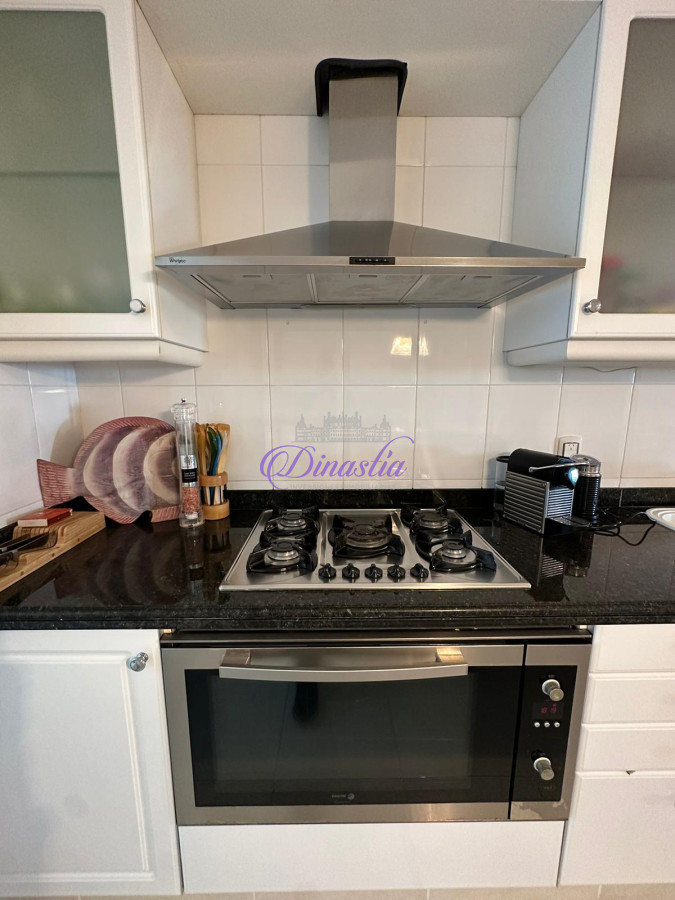 Apartamento ID.546 - VENTA FRENTE AL MAR PARADA 16  TORRE DE CATEGORIA !!!!