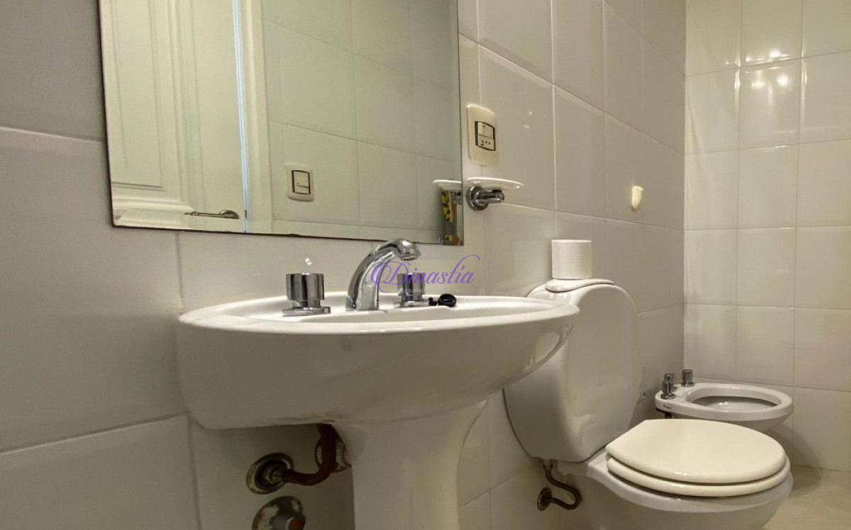 Apartamento ID.547 - VENTA DE APARTAMENTO DE 3 Y DEPENDENCIA EN EDIFICIO LE JARDIN PUNTA DEL ESTE