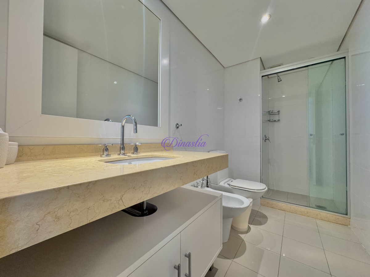 Apartamento ID.608 - VENTA Y ALQUILER DE 3 SUITES + DEPENDENCIA EN PLAYA  MANSA 