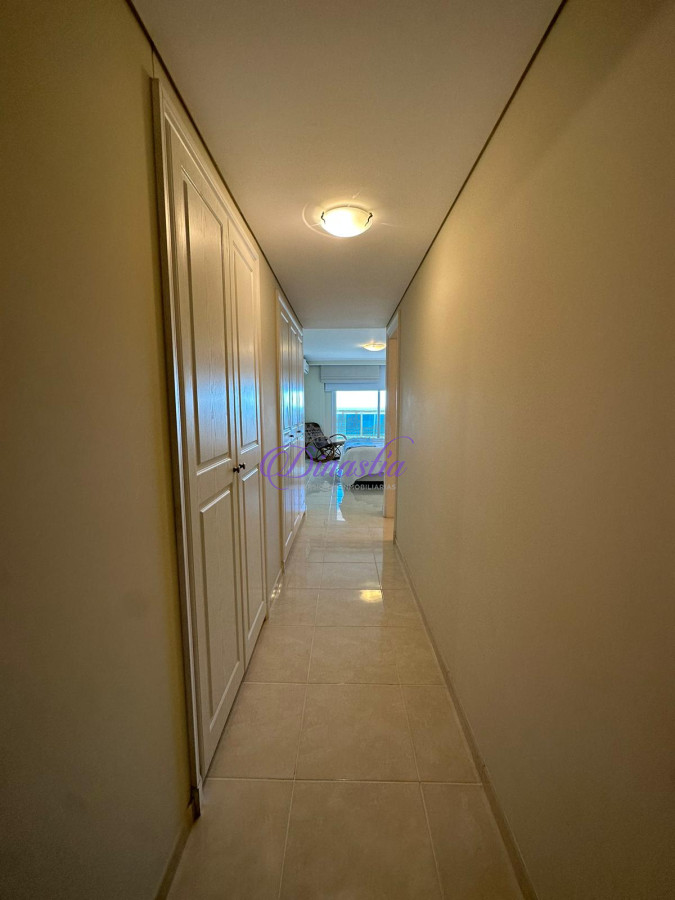 Apartamento ID.546 - VENTA FRENTE AL MAR PARADA 16  TORRE DE CATEGORIA !!!!