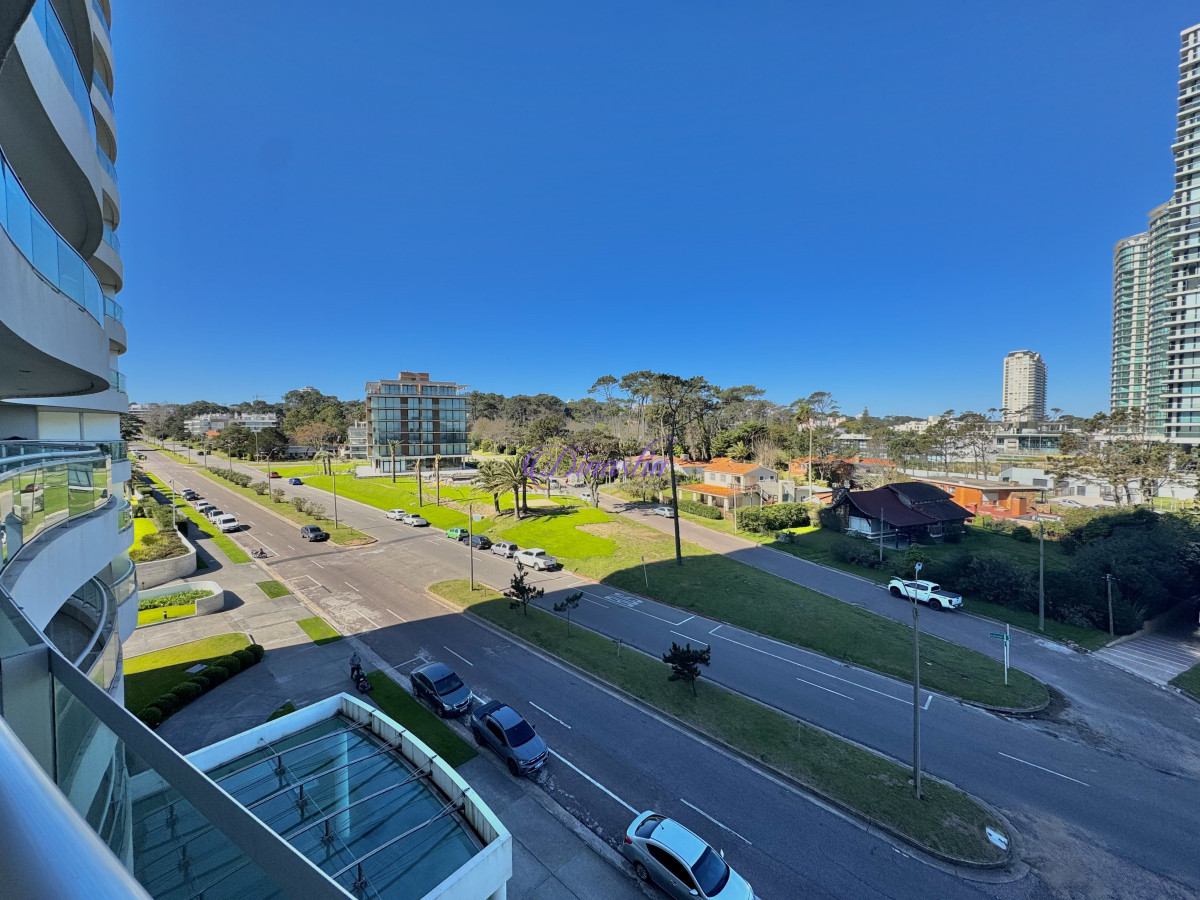 Apartamento ID.608 - VENTA Y ALQUILER DE 3 SUITES + DEPENDENCIA EN PLAYA  MANSA 