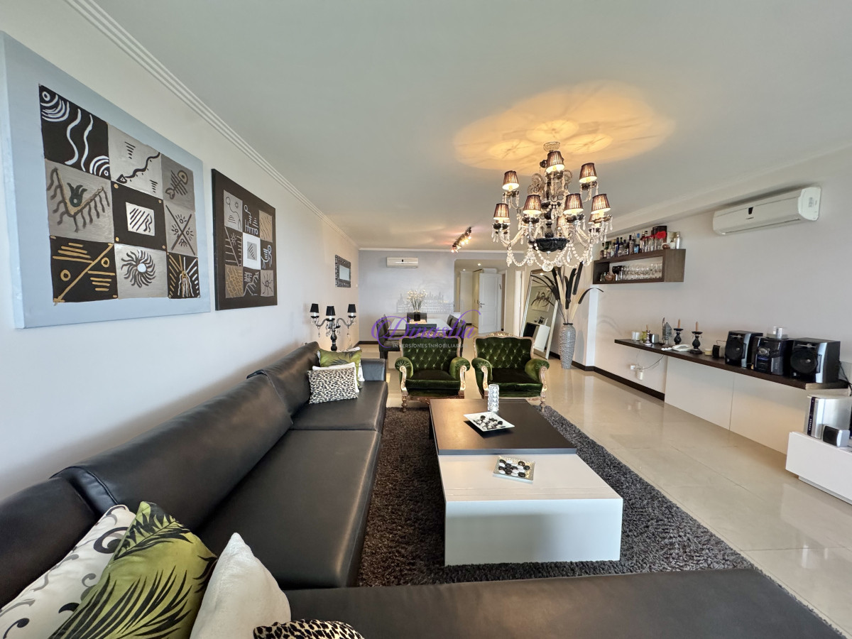 Apartamento ID.581 -  VENTA DE APARTAMENTO DE 3 SUITES + DEPENDENCIA 