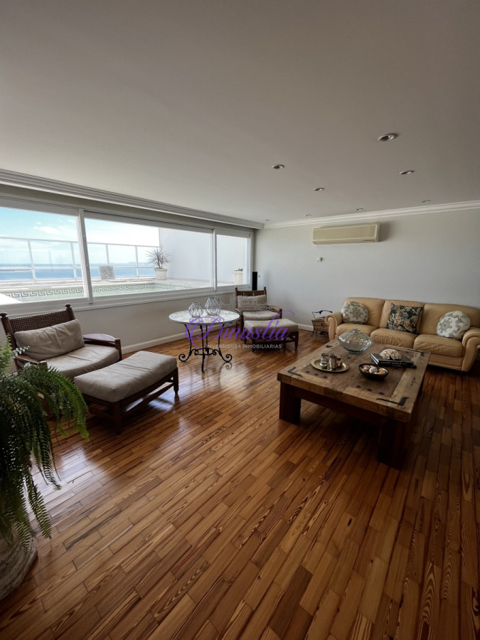 Apartamento ID.593 - VENTA DE PETHOUSE DE 6 DORMITORIOS 