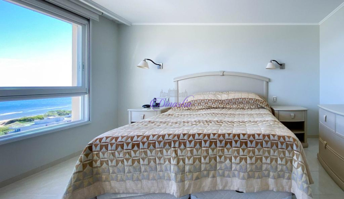 Apartamento ID.547 - VENTA DE APARTAMENTO DE 3 Y DEPENDENCIA EN EDIFICIO LE JARDIN PUNTA DEL ESTE