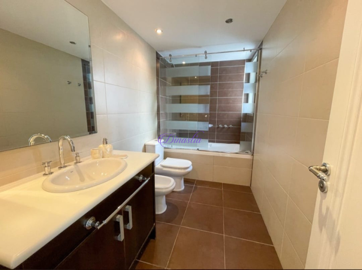 Apartamento ID.496 - Apartamento de 3 dormitorios y dependencia frente al mar en Brava