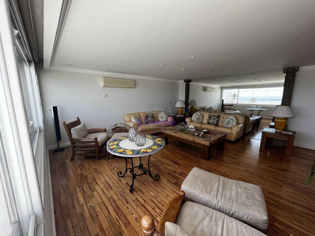 Apartamento ID.593 - VENTA DE PETHOUSE DE 6 DORMITORIOS 