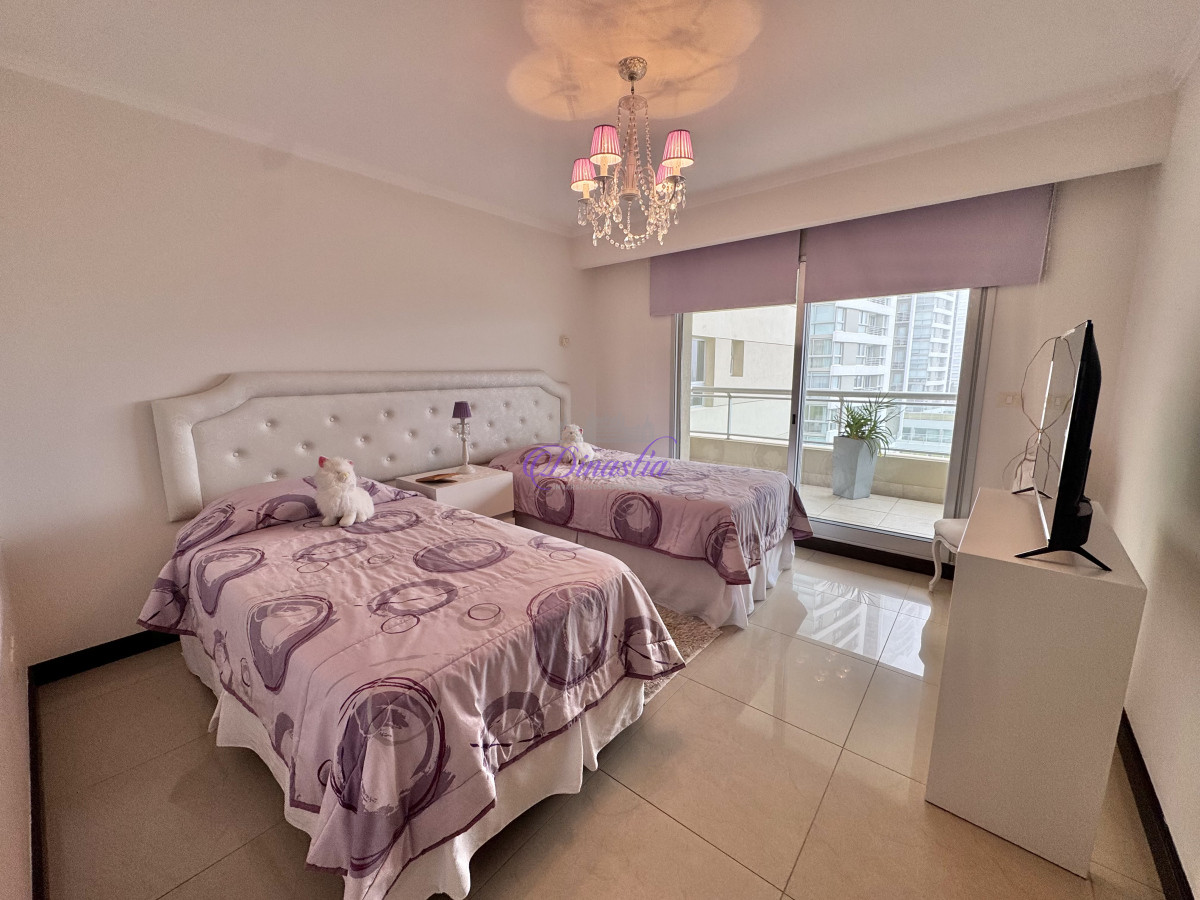 Apartamento ID.581 -  VENTA DE APARTAMENTO DE 3 SUITES + DEPENDENCIA 