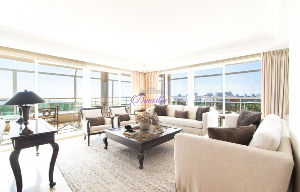 Apartamento ID.572 - PENTHOUSE EN VENTA DE 5 DORMITORIOS EN EDIFICIO PRIMERA LINEA PUNTA DEL ESTE