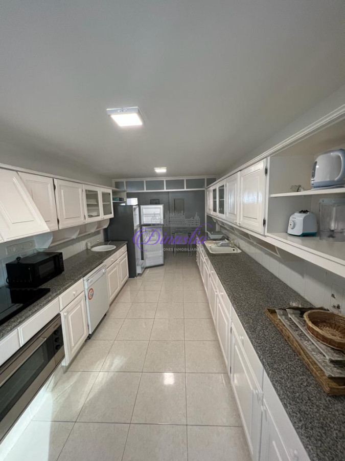 Apartamento ID.604 -  VENTA APARTAMENTO DE 3 SUITES + DEPENENDECIA PUNTA DEL ESTE