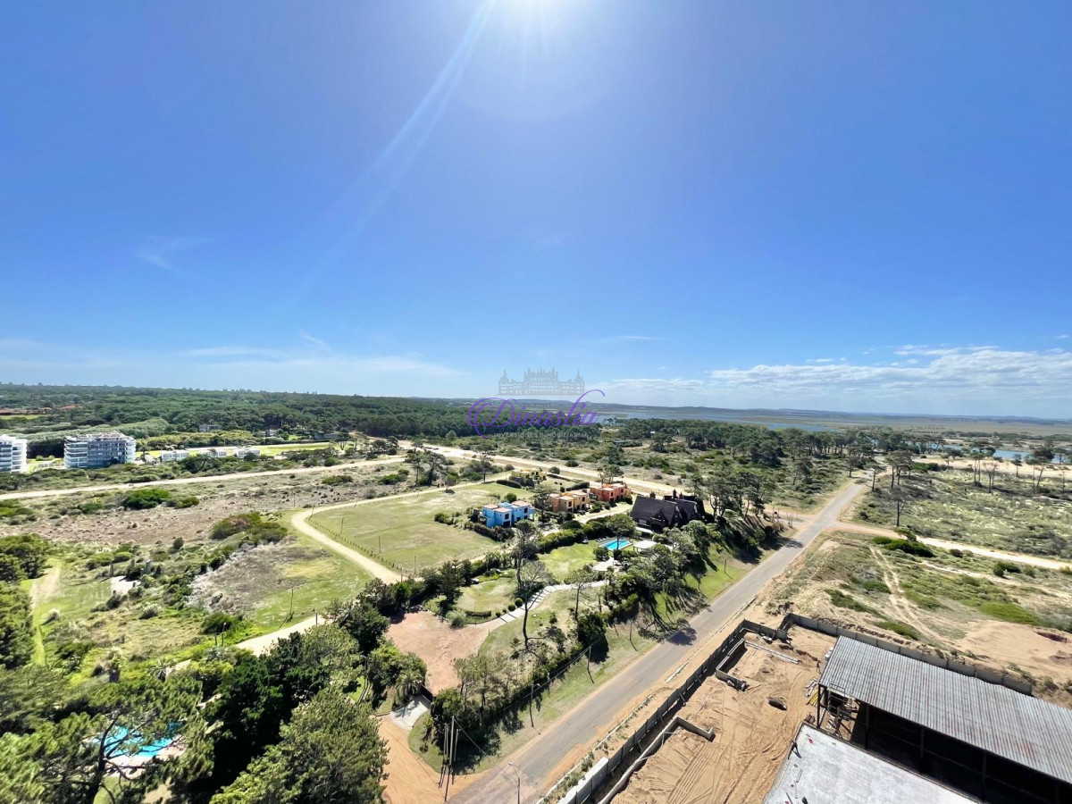 Apartamento ID.606 - SURFSIDE PUNTA DEL ESTE VENTA DE APARTAMENTO DE 1 DORMITORIO PLAYA BRAVA