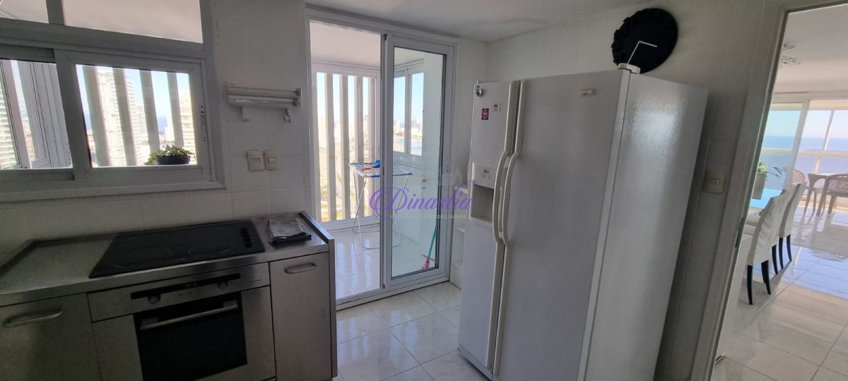Apartamento ID.540 - PENTH HOUSE MANSA PRIMERA LINEA