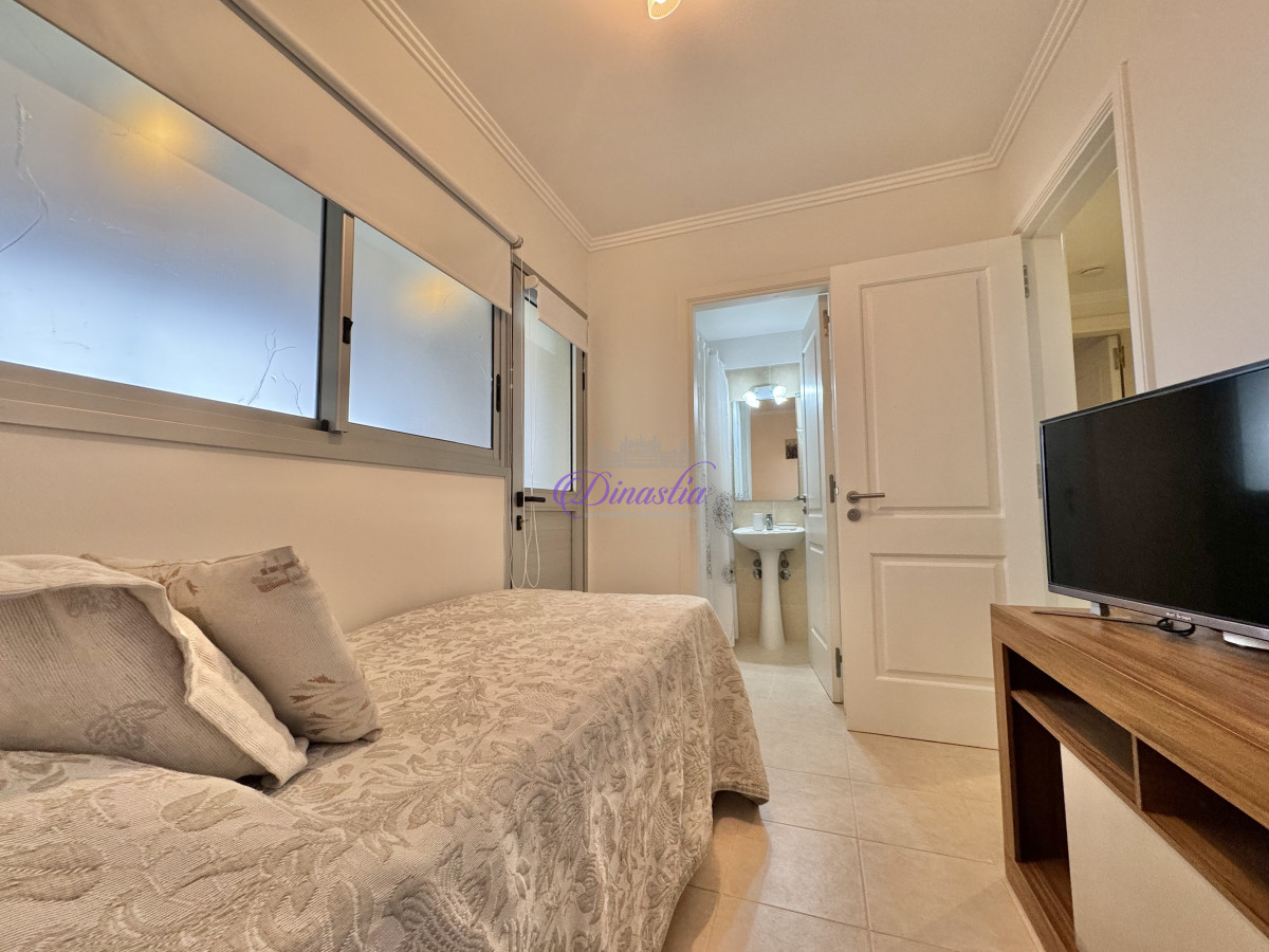 Apartamento ID.581 -  VENTA DE APARTAMENTO DE 3 SUITES + DEPENDENCIA 