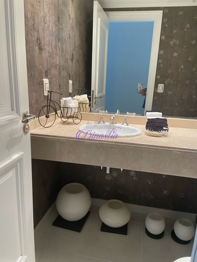 Apartamento ID.543 - VENTA DE APARTAMENTO 3 DORMITORIOS FRENTE AL MAR 