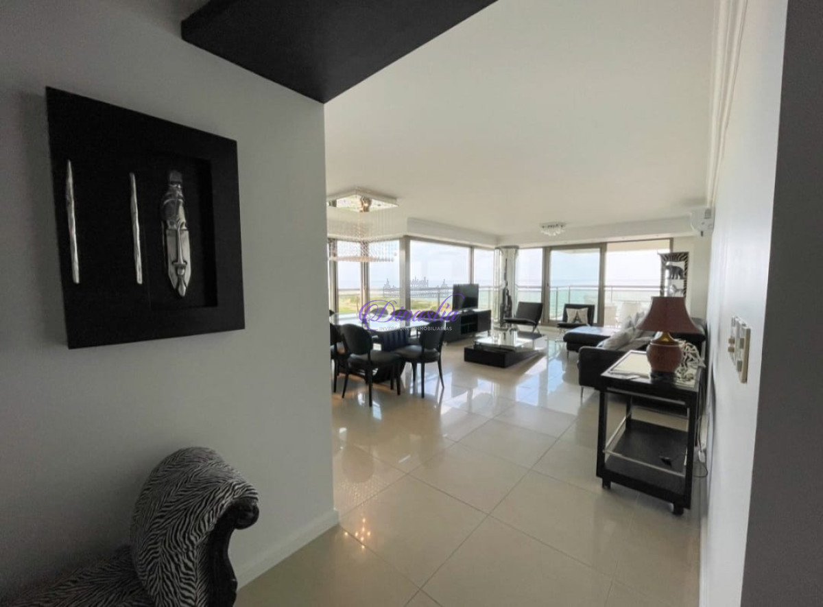 Apartamento ID.496 - Apartamento de 3 dormitorios y dependencia frente al mar en Brava