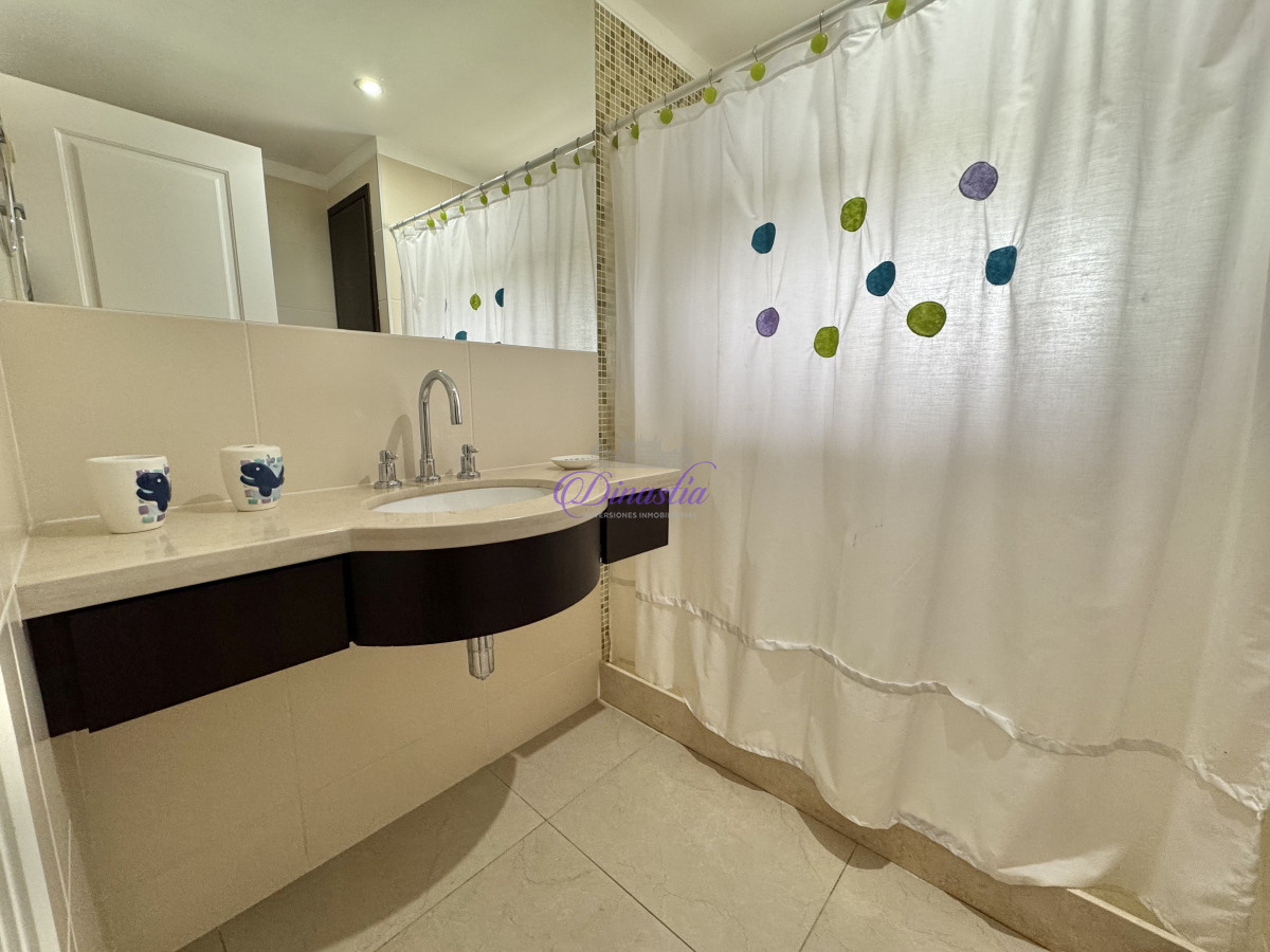 Apartamento ID.581 -  VENTA DE APARTAMENTO DE 3 SUITES + DEPENDENCIA 