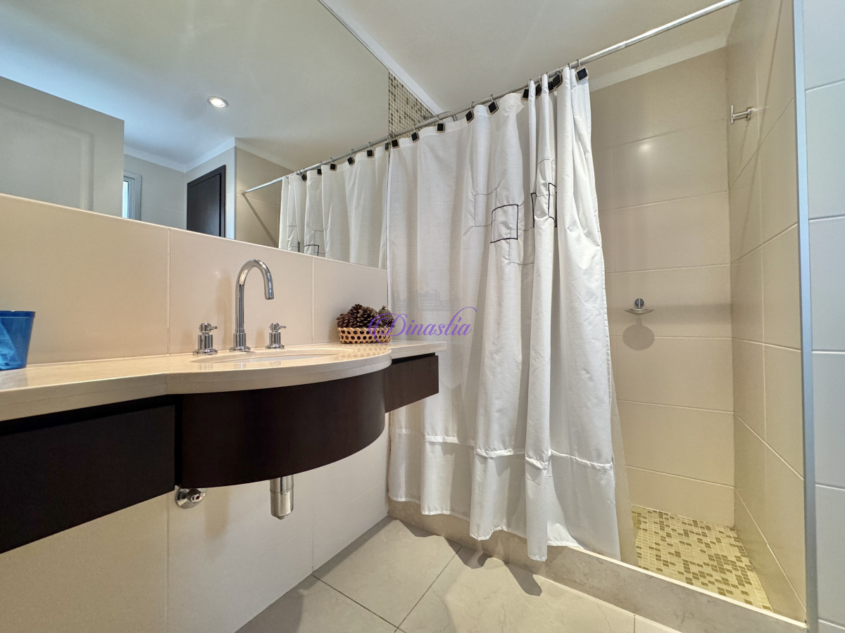 Apartamento ID.581 -  VENTA DE APARTAMENTO DE 3 SUITES + DEPENDENCIA 