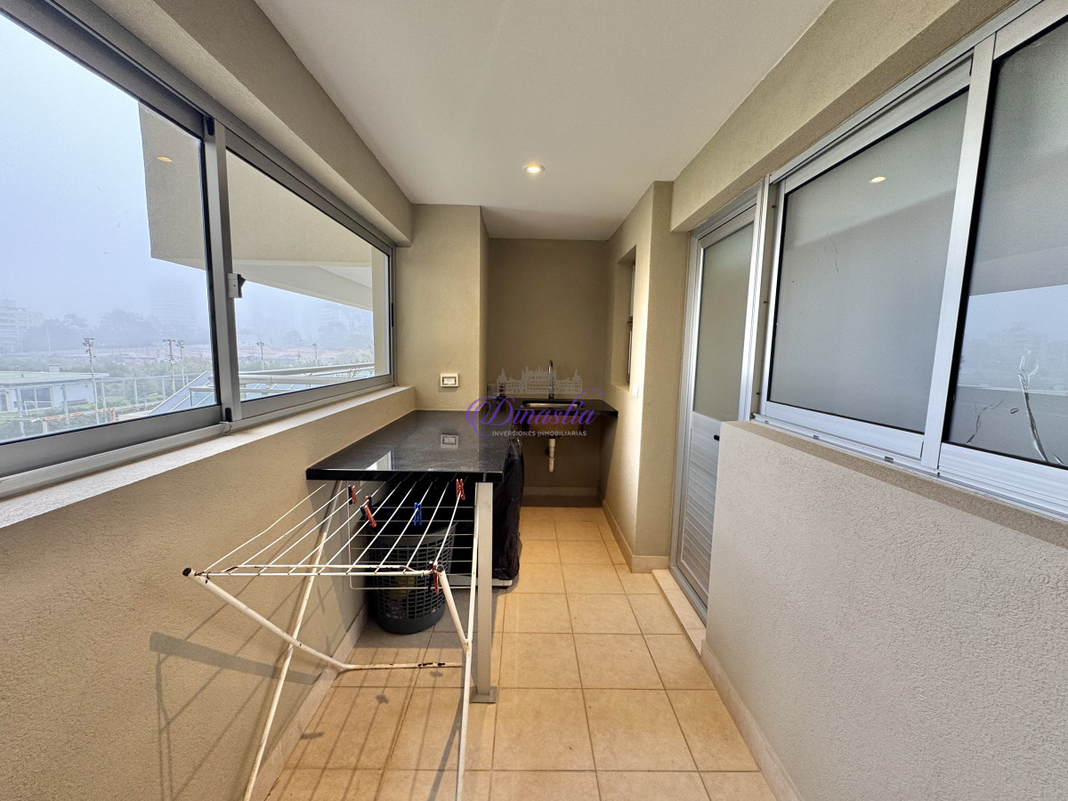 Apartamento ID.581 -  VENTA DE APARTAMENTO DE 3 SUITES + DEPENDENCIA 