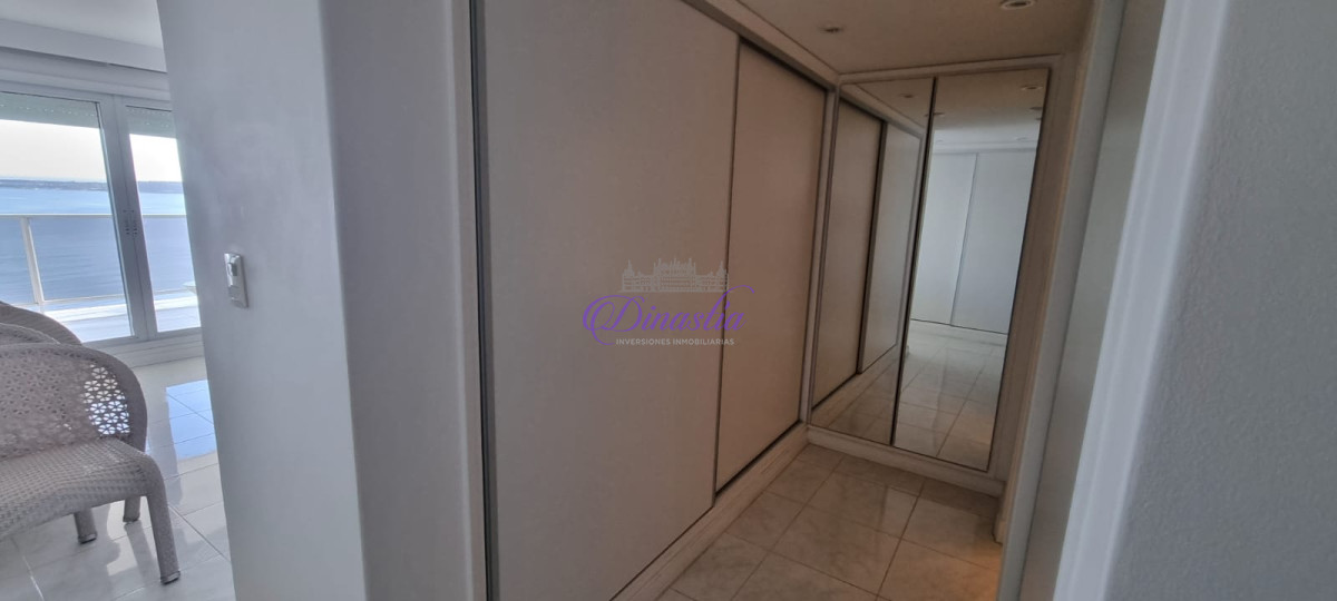 Apartamento ID.540 - PENTH HOUSE MANSA PRIMERA LINEA
