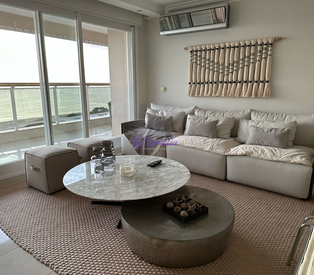 Apartamento ID.543 - VENTA DE APARTAMENTO 3 DORMITORIOS FRENTE AL MAR 