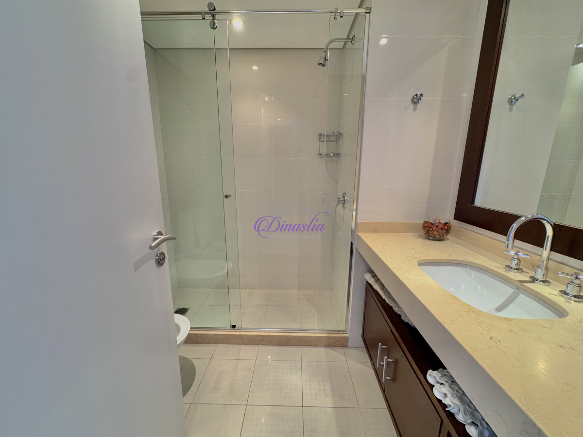 Apartamento ID.608 - VENTA Y ALQUILER DE 3 SUITES + DEPENDENCIA EN PLAYA  MANSA 