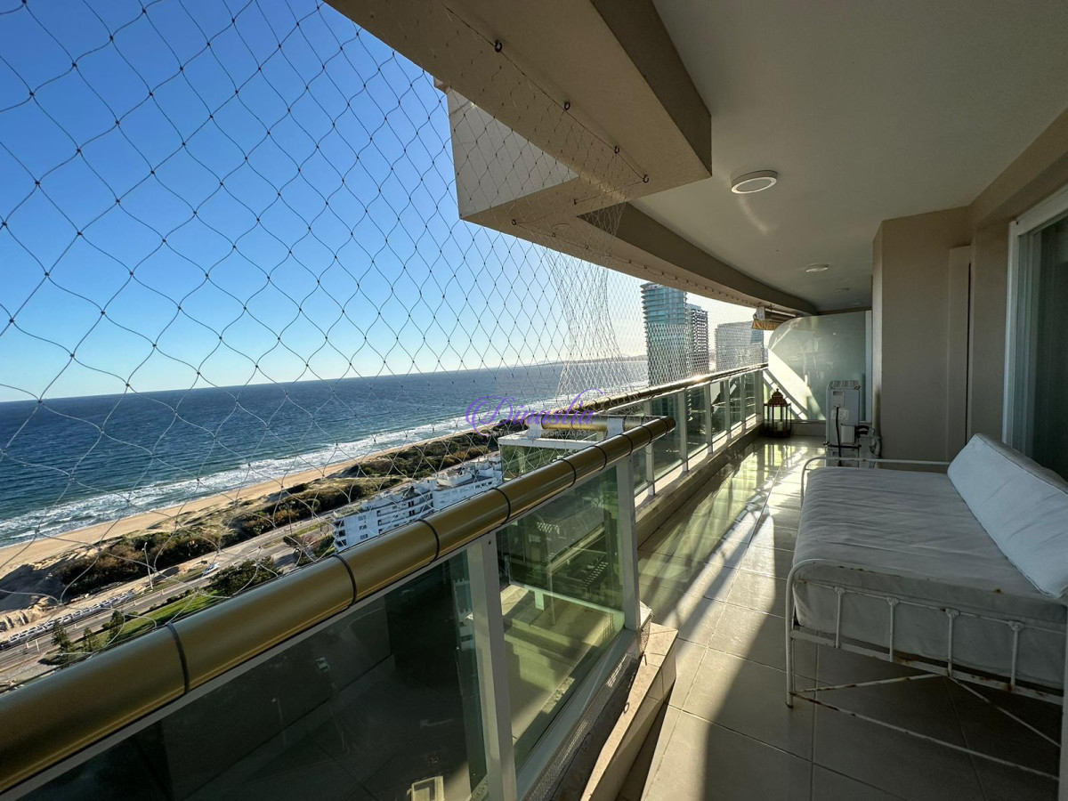 Apartamento ID.546 - VENTA FRENTE AL MAR PARADA 16  TORRE DE CATEGORIA !!!!
