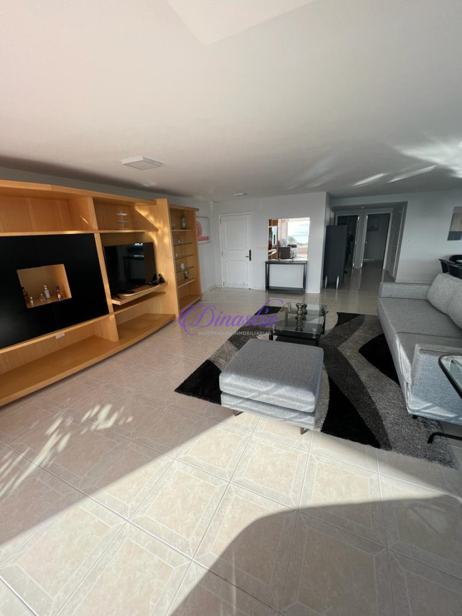 Apartamento ID.604 -  VENTA APARTAMENTO DE 3 SUITES + DEPENENDECIA PUNTA DEL ESTE