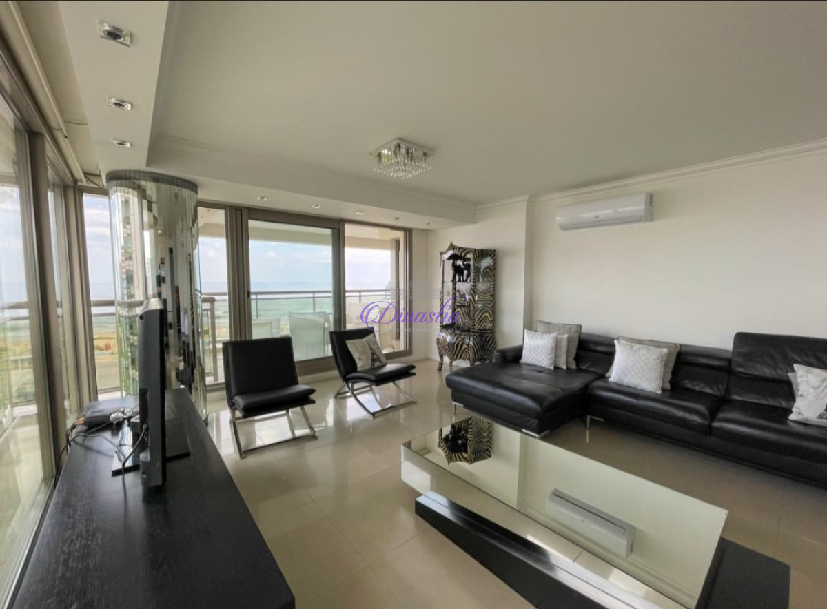Apartamento ID.496 - Apartamento de 3 dormitorios y dependencia frente al mar en Brava