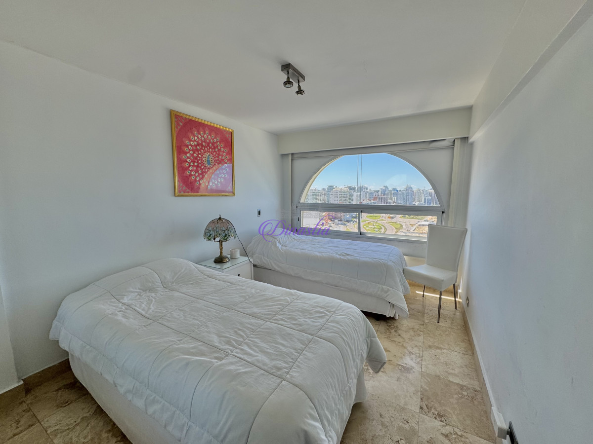 Apartamento ID.523 - VENTA APARTAMENTO EN PENÍNSULA DE 3 DORMITORIOS