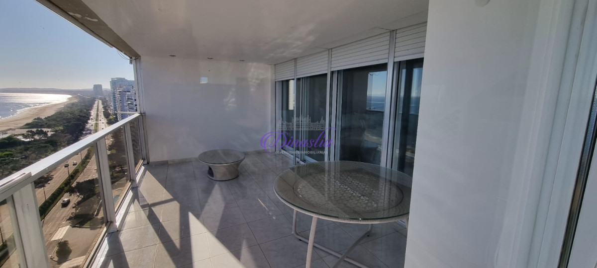 Apartamento ID.540 - PENTH HOUSE MANSA PRIMERA LINEA