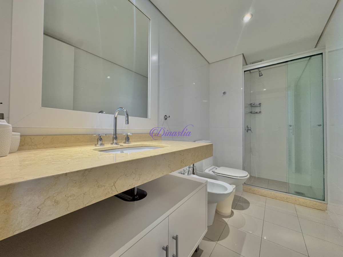 Apartamento ID.608 - VENTA Y ALQUILER DE 3 SUITES + DEPENDENCIA EN PLAYA  MANSA 