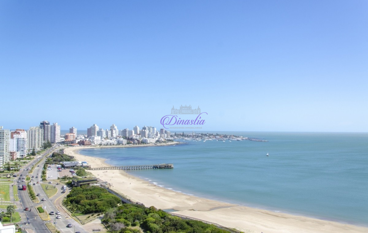 Apartamento ID.572 - PENTHOUSE EN VENTA DE 5 DORMITORIOS EN EDIFICIO PRIMERA LINEA PUNTA DEL ESTE