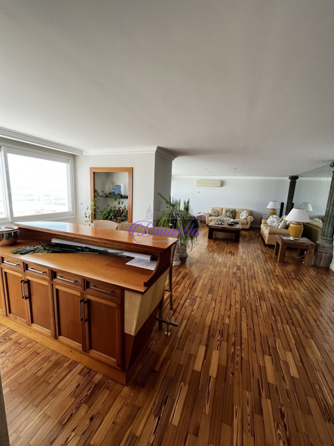 Apartamento ID.593 - VENTA DE PETHOUSE DE 6 DORMITORIOS 