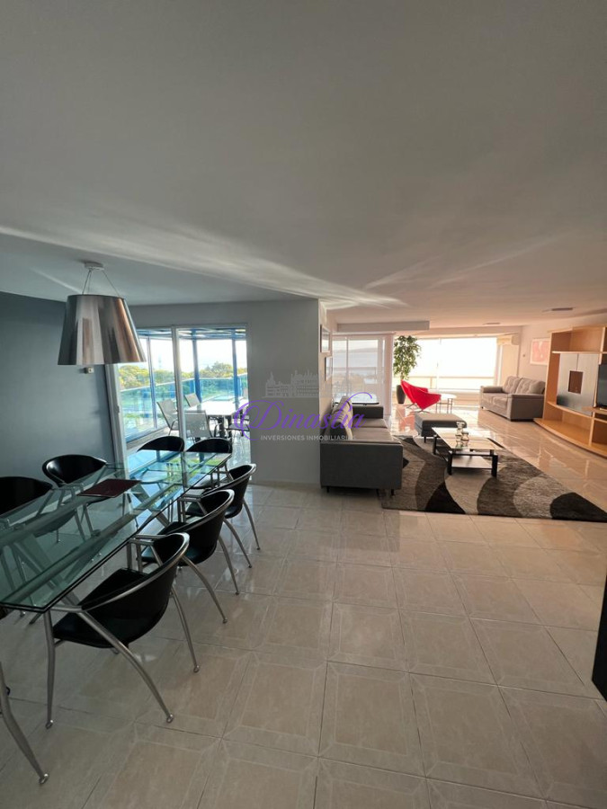 Apartamento ID.604 -  VENTA APARTAMENTO DE 3 SUITES + DEPENENDECIA PUNTA DEL ESTE