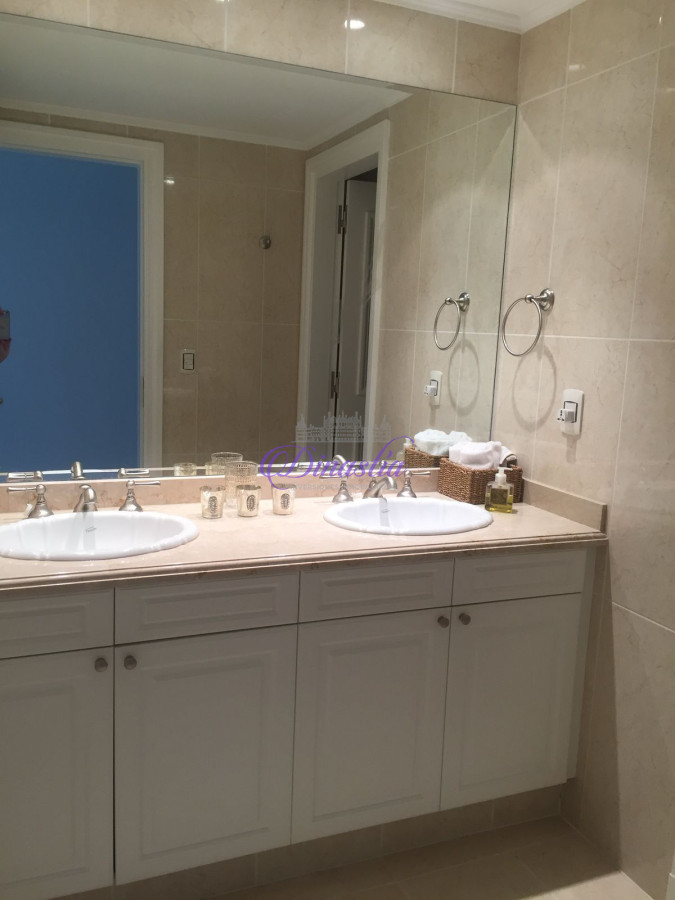 Apartamento ID.543 - VENTA DE APARTAMENTO 3 DORMITORIOS FRENTE AL MAR 