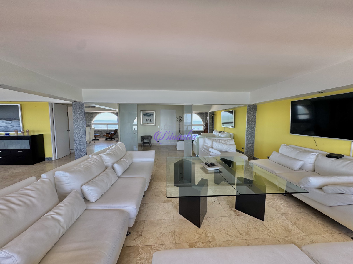 Apartamento ID.523 - VENTA APARTAMENTO EN PENÍNSULA DE 3 DORMITORIOS