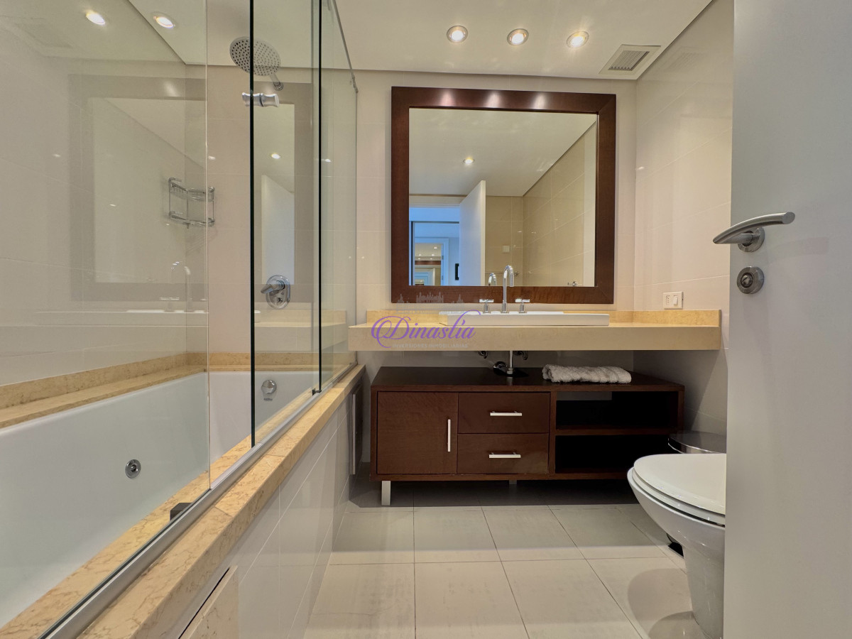 Apartamento ID.608 - VENTA Y ALQUILER DE 3 SUITES + DEPENDENCIA EN PLAYA  MANSA 