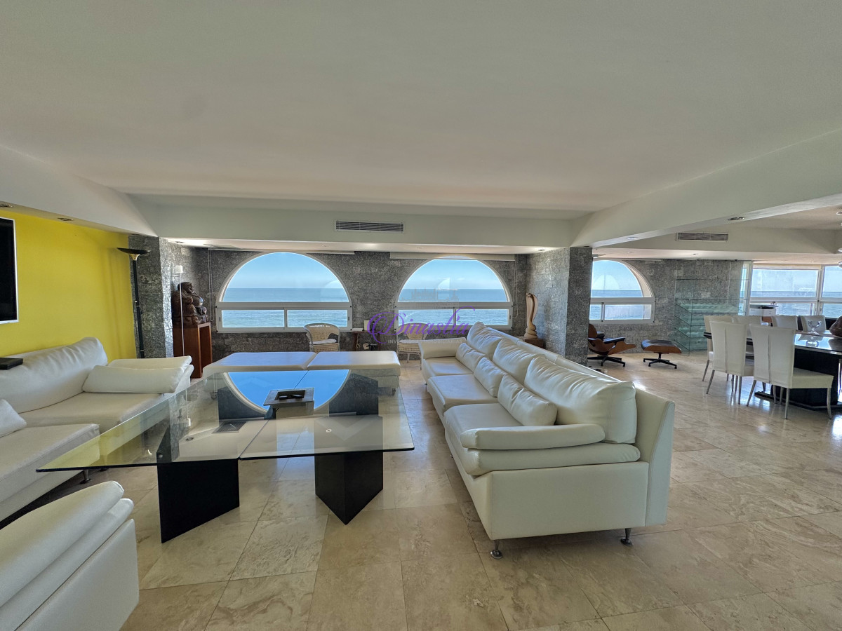 Apartamento ID.523 - VENTA APARTAMENTO EN PENÍNSULA DE 3 DORMITORIOS