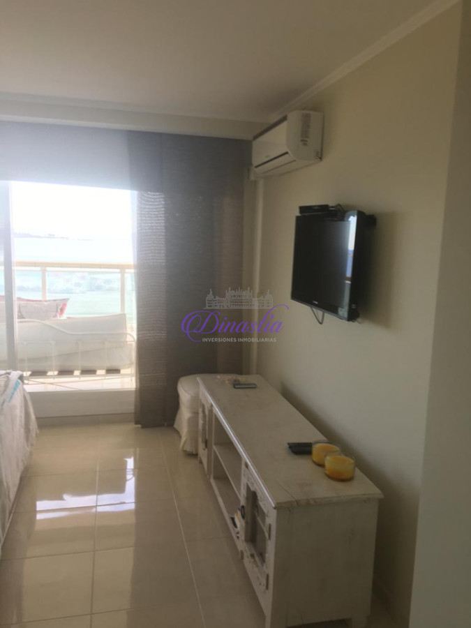 Apartamento ID.546 - VENTA FRENTE AL MAR PARADA 16  TORRE DE CATEGORIA !!!!
