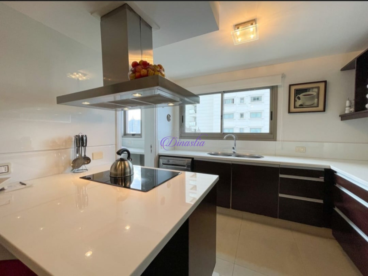 Apartamento ID.496 - Apartamento de 3 dormitorios y dependencia frente al mar en Brava