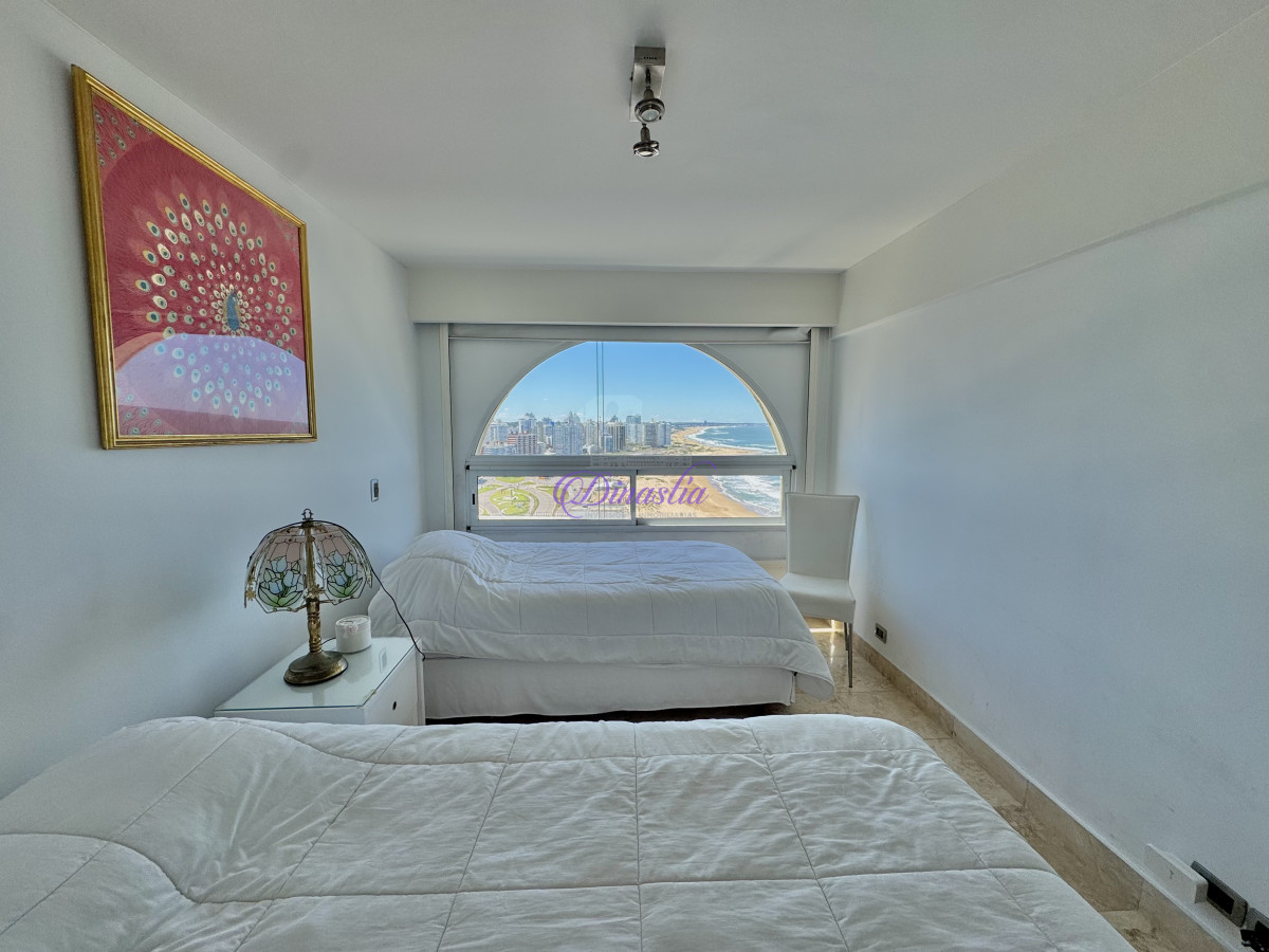 Apartamento ID.523 - VENTA APARTAMENTO EN PENÍNSULA DE 3 DORMITORIOS