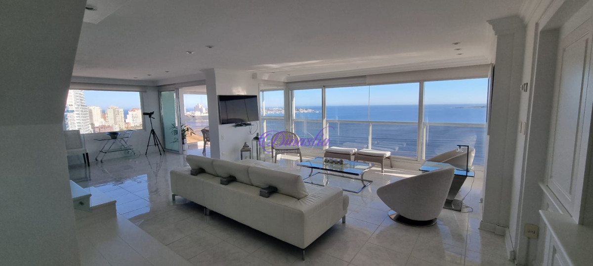Apartamento ID.540 - PENTH HOUSE MANSA PRIMERA LINEA