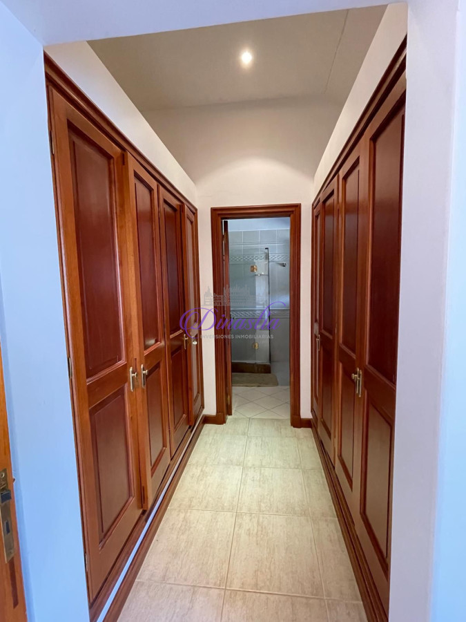 Casa ID.582 - VENTA DE ESPECTACULAR CASA EN ZONA MANSA 