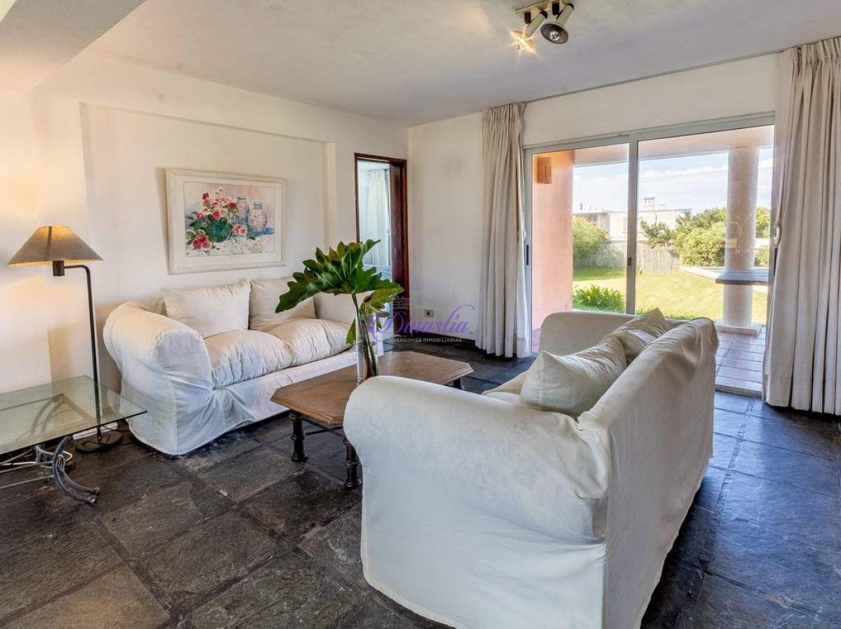 Casa ID.508 - Venta y Alquiler de casa de 5 dormitorios Montoya la Barra