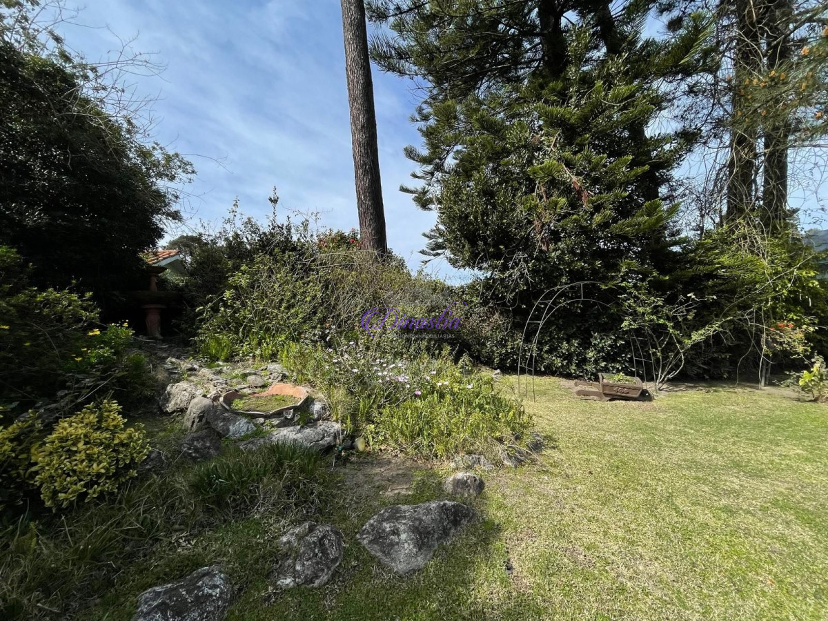 Casa ID.582 - VENTA DE ESPECTACULAR CASA EN ZONA MANSA 