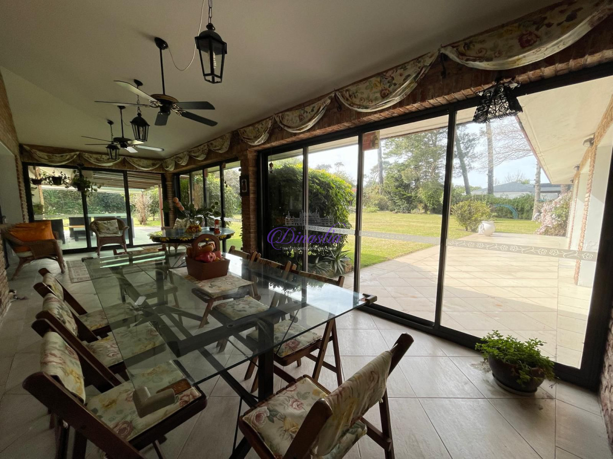 Casa ID.582 - VENTA DE ESPECTACULAR CASA EN ZONA MANSA 