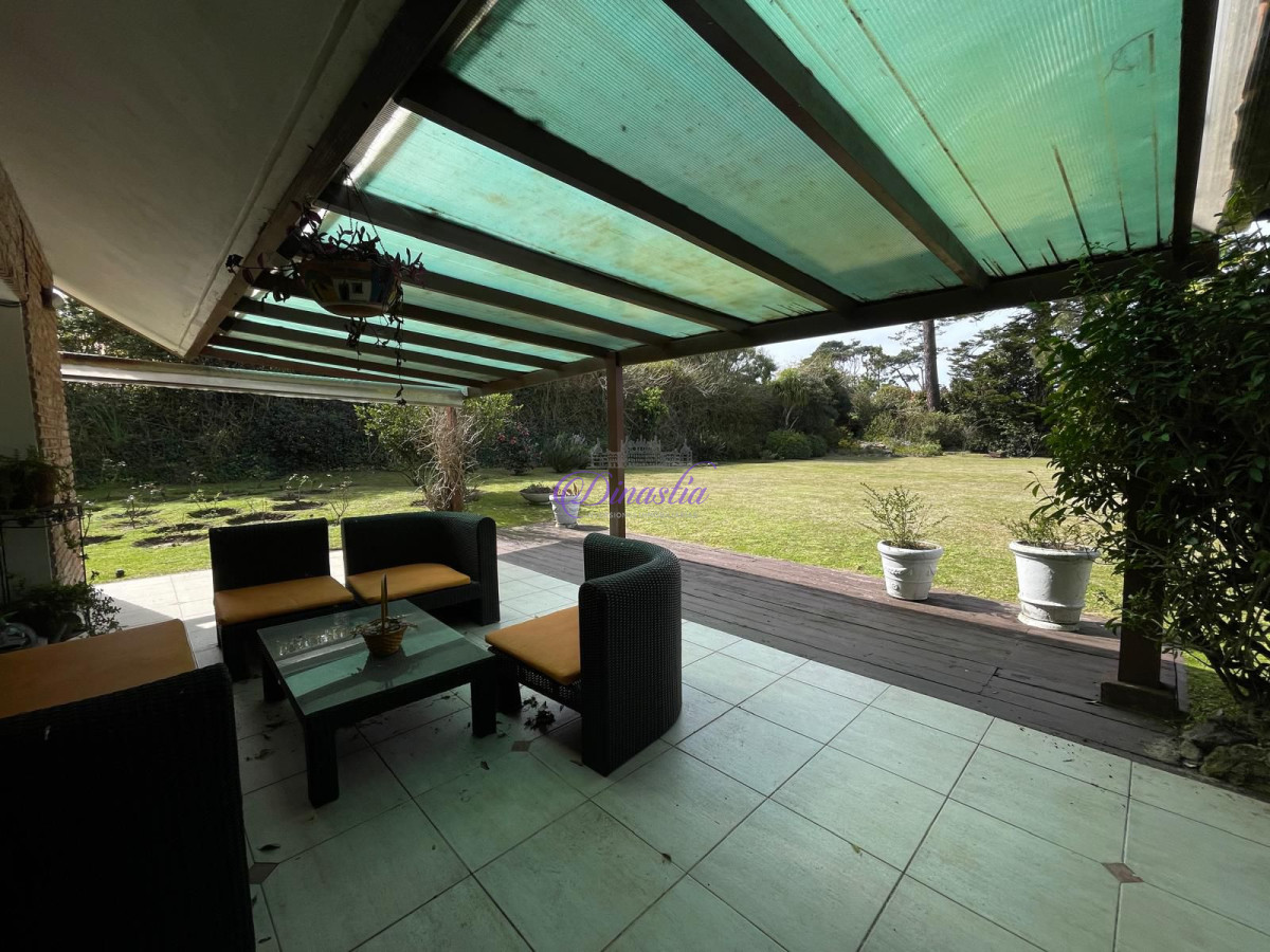 Casa ID.582 - VENTA DE ESPECTACULAR CASA EN ZONA MANSA 