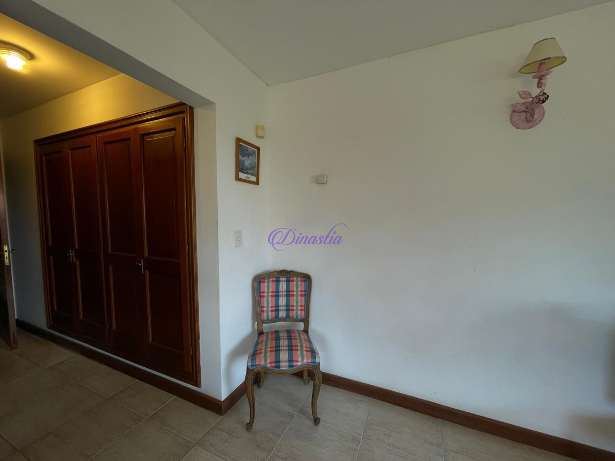 Casa ID.582 - VENTA DE ESPECTACULAR CASA EN ZONA MANSA 