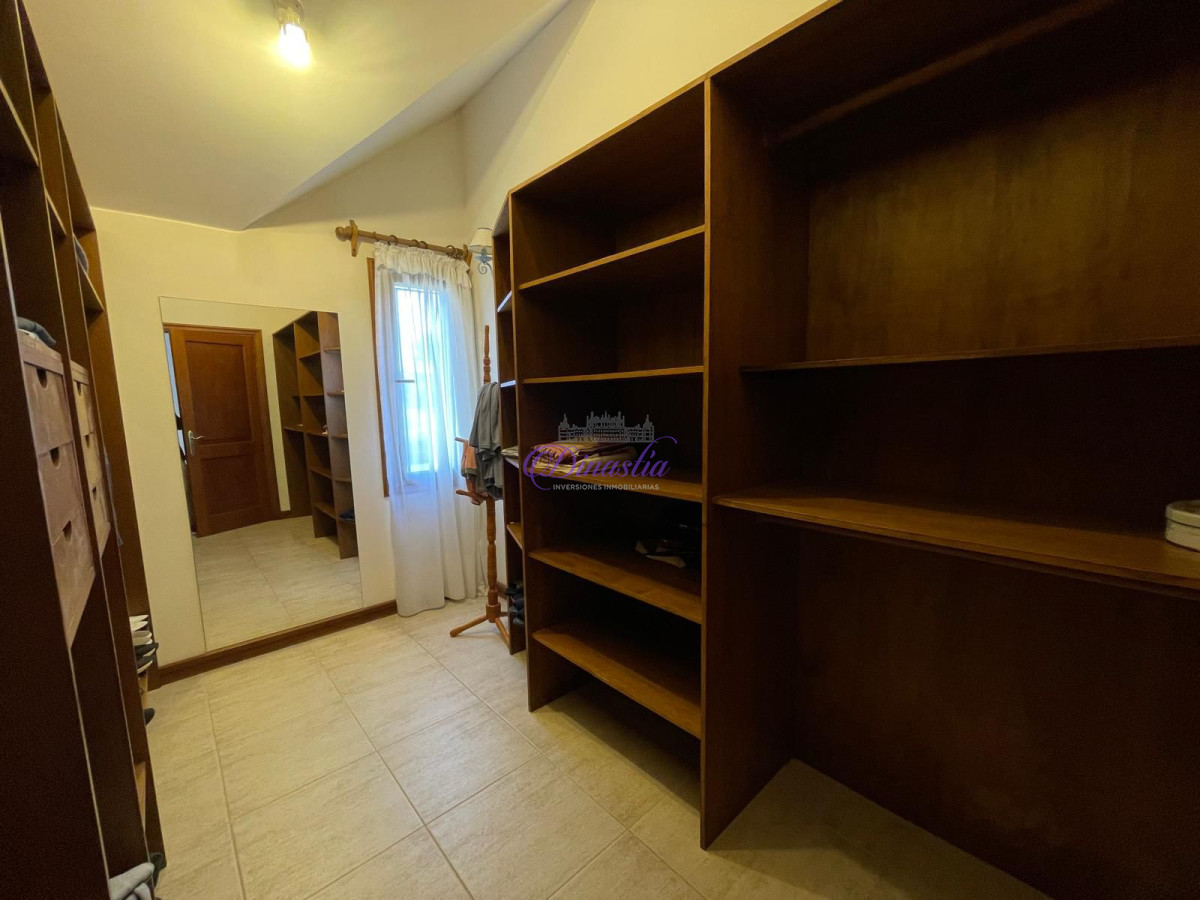 Casa ID.582 - VENTA DE ESPECTACULAR CASA EN ZONA MANSA 