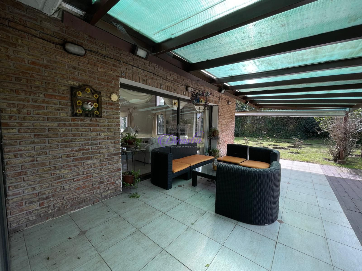 Casa ID.582 - VENTA DE ESPECTACULAR CASA EN ZONA MANSA 