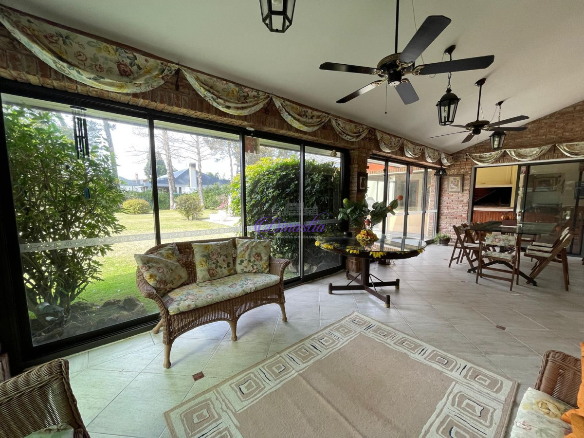 Casa ID.582 - VENTA DE ESPECTACULAR CASA EN ZONA MANSA 